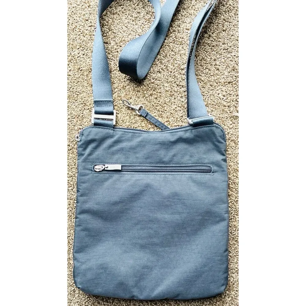 Baggalini Horizon Gray Bag has Pkts,Slip Pkt Zippers Hot Pink Lining Crossbody - Picture 2 of 8